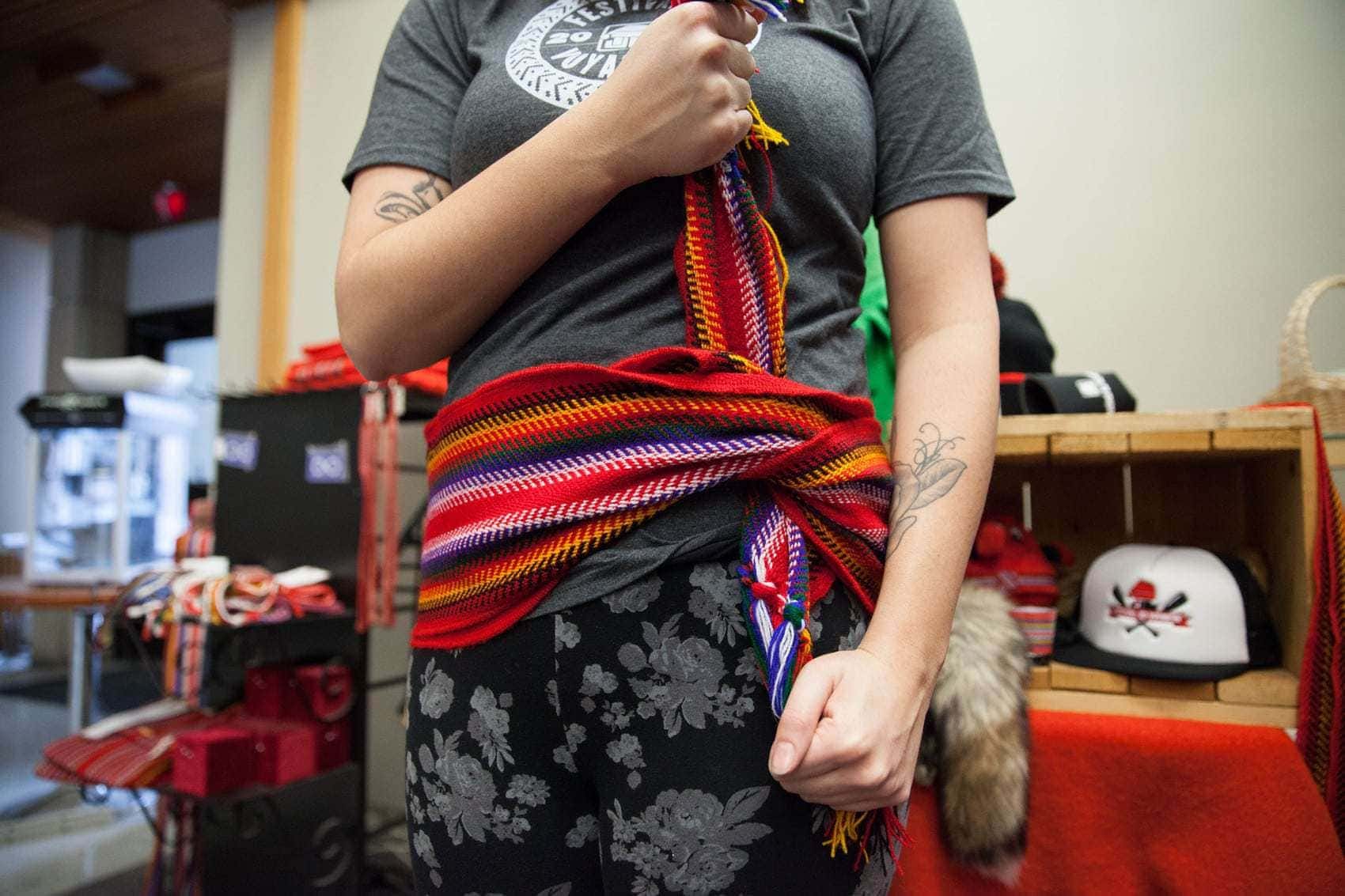 6 steps to tying your sash like a real voyageur Festival